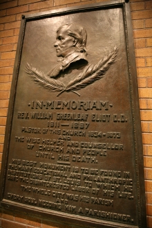 Elliot plaque